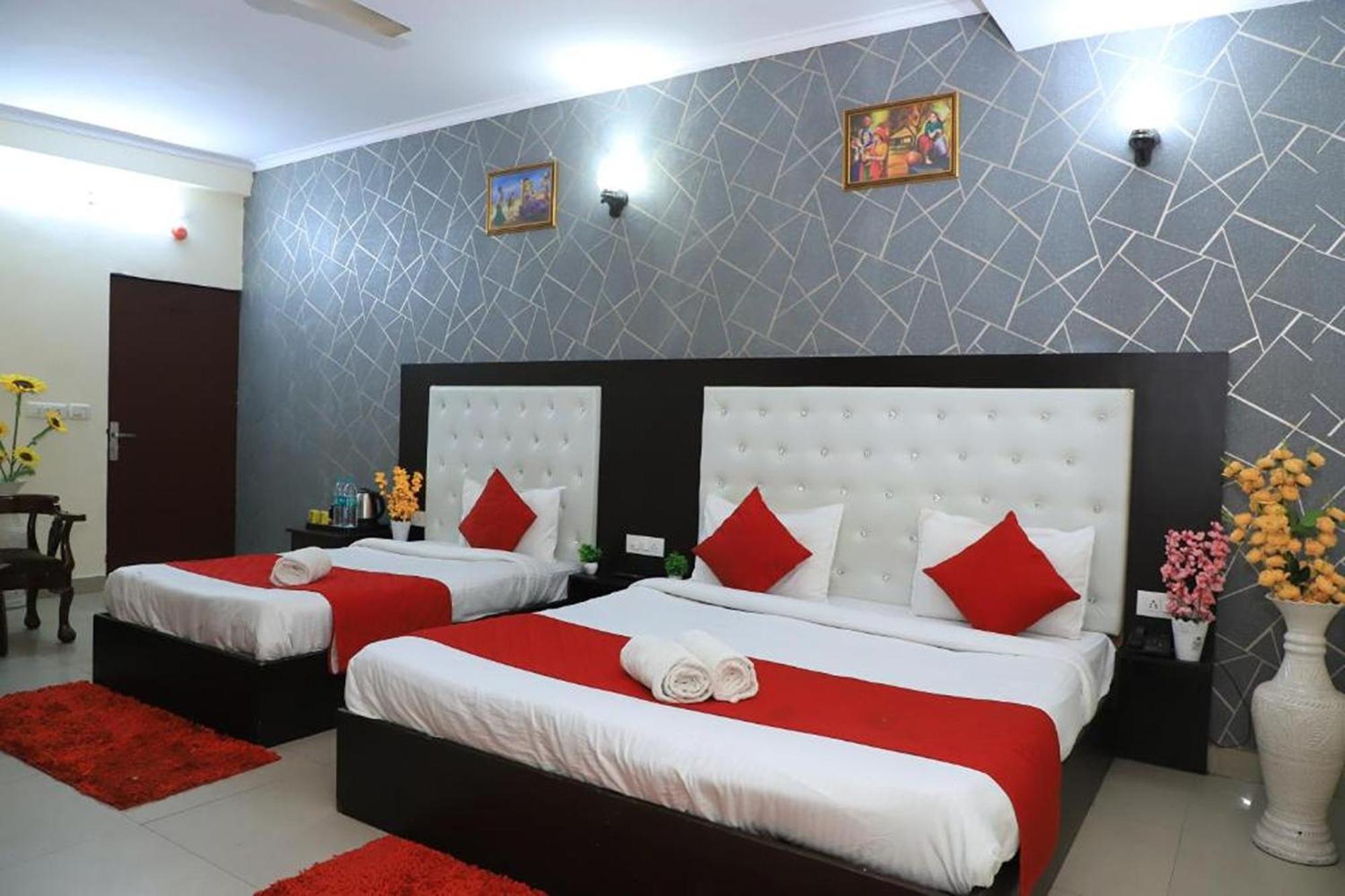 Hotel Global Inn By Quality Inn Nueva Delhi Exterior foto