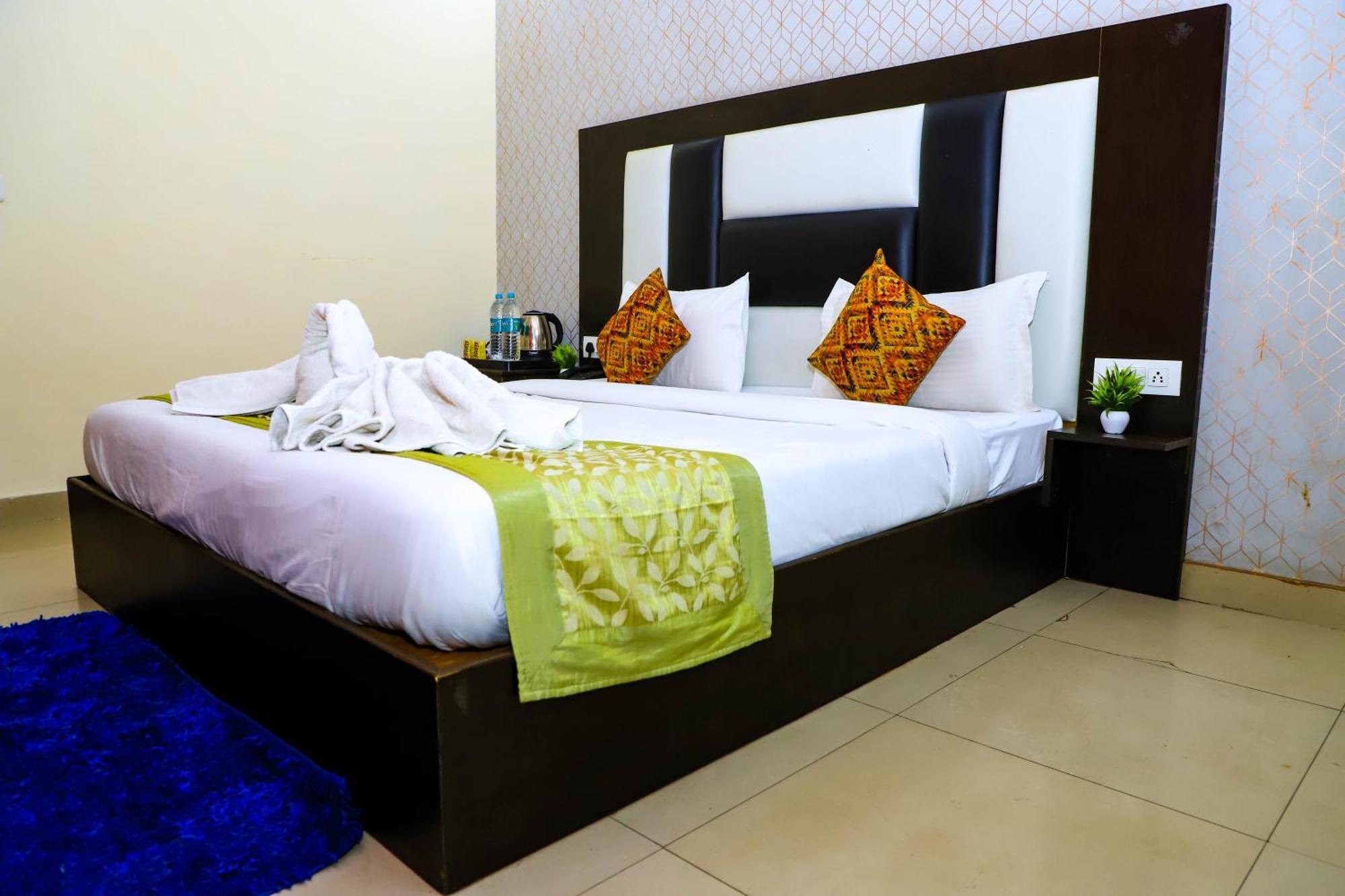 Hotel Global Inn By Quality Inn Nueva Delhi Exterior foto