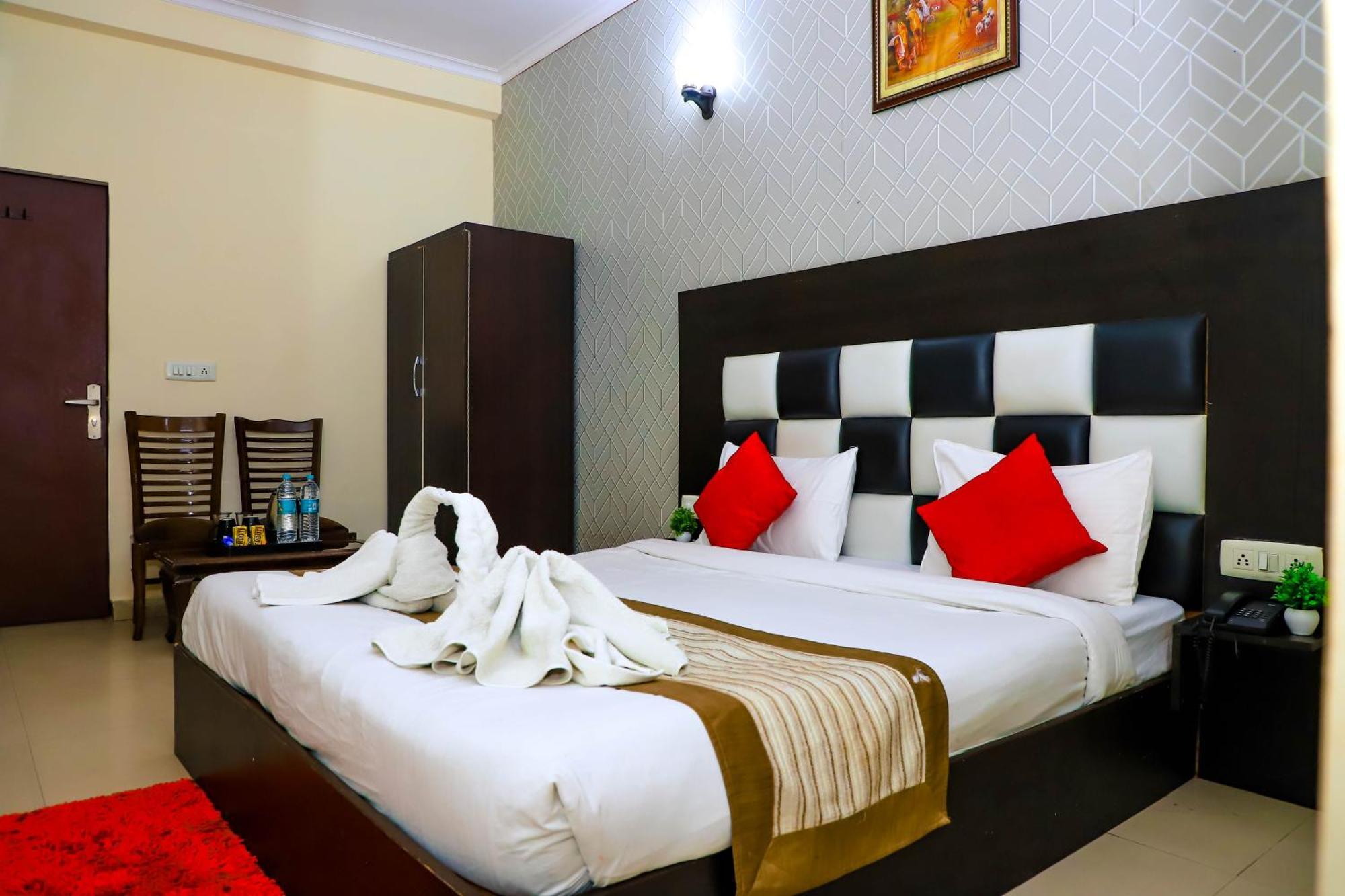 Hotel Global Inn By Quality Inn Nueva Delhi Exterior foto