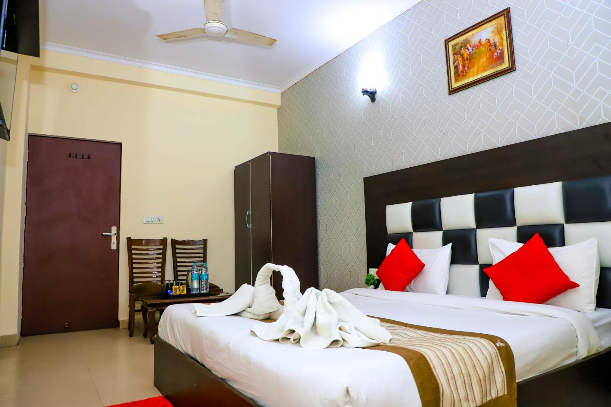 Hotel Global Inn By Quality Inn Nueva Delhi Exterior foto